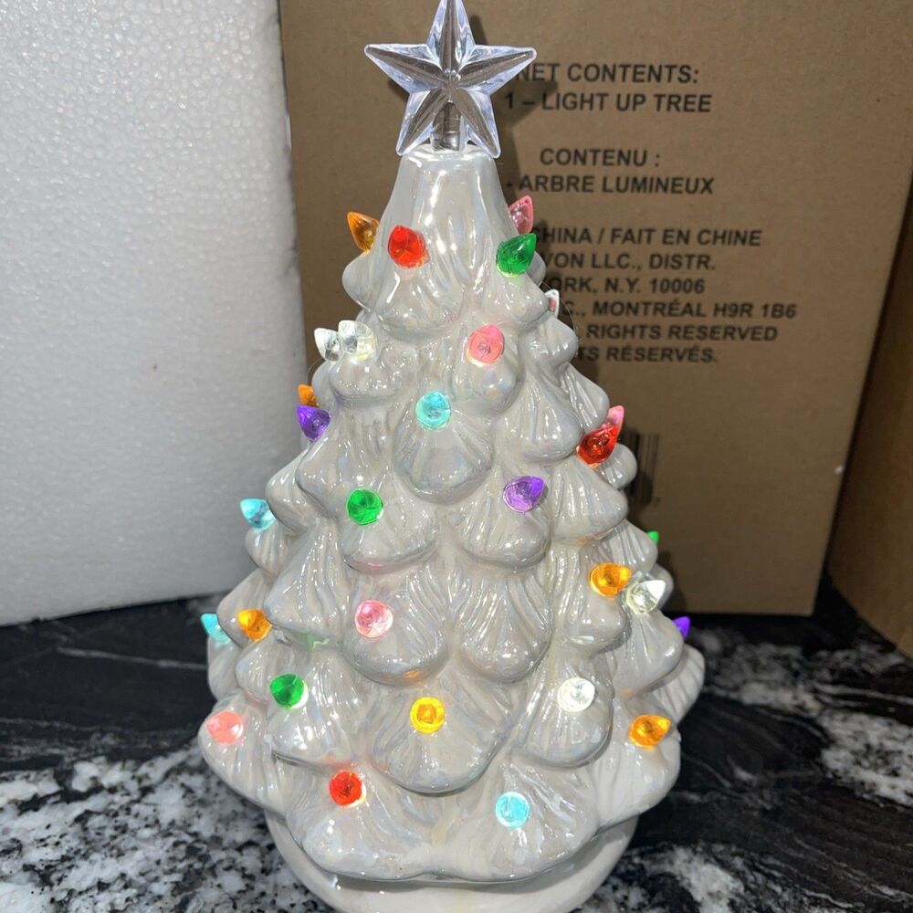 Avon 2019 Iconic Vintage Inspired Light Up Tree
